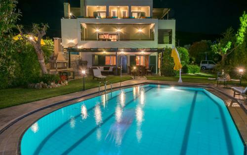 Mystic Lux Villa With 2 Private Pools, All Ensuite Bathrooms