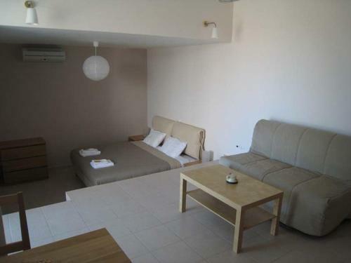 Karaoulanis Apartments