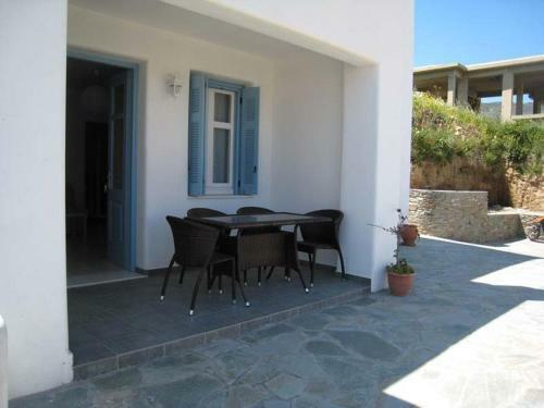 Karaoulanis Apartments