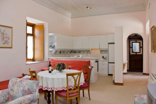 Hostal Achilleas Pension