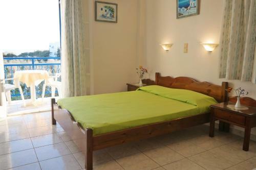 Hostal Mina's Studios In Naxos Island