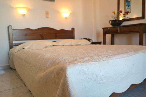 Hostal Mina's Studios In Naxos Island