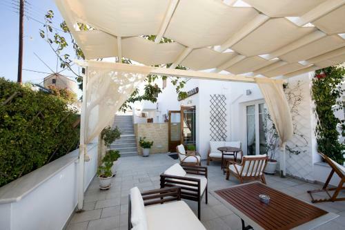 Ostria Hotel