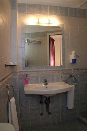 Ostria Hotel