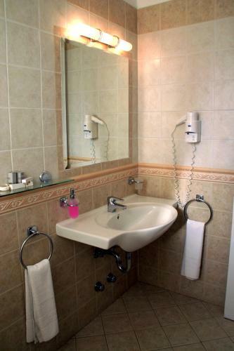 Ostria Hotel