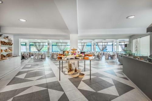 Atrium Hotel