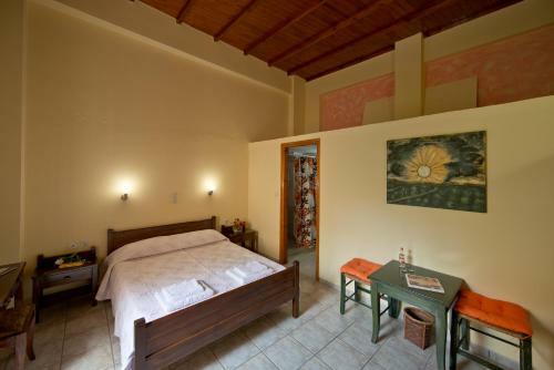Hostal Katerina Traditional Rooms