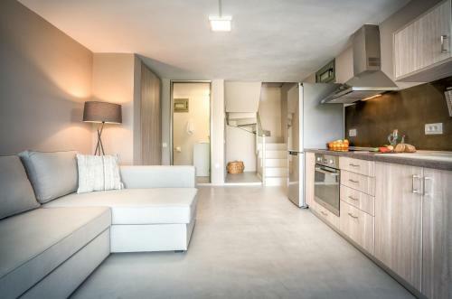 Lithalona Villas & Houses