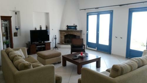 Polos Villa