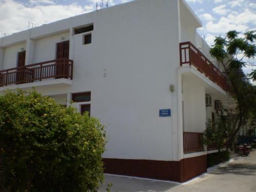 Hostal Hotel Maroulis