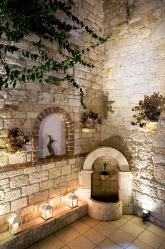 Stratos Hotel