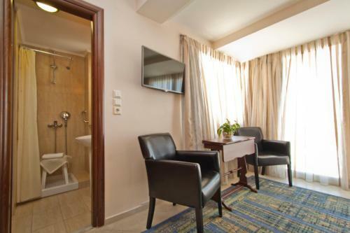 Triton Hotel Piraeus