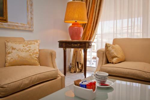 Triton Hotel Piraeus