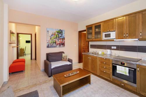 Vetrinos Apartments