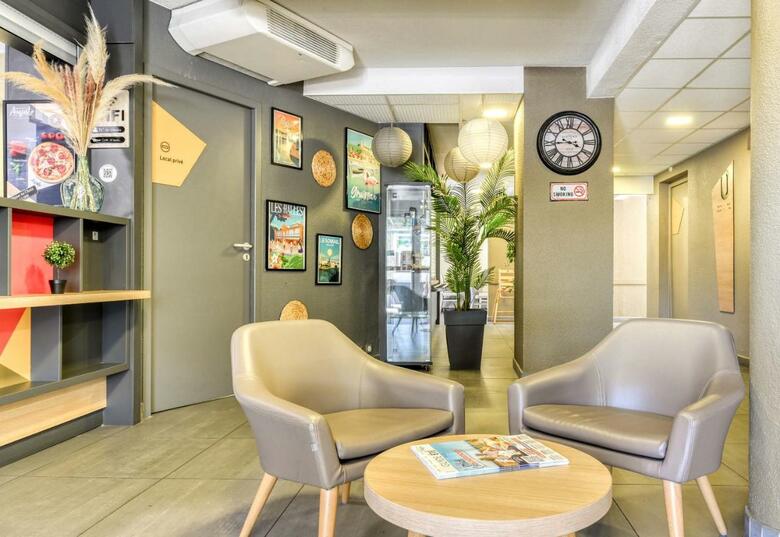 Hotel B&B H�tel Narbonne (2)