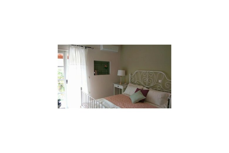 Maria's Studios & Apartments