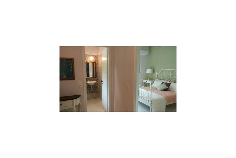 Maria's Studios & Apartments