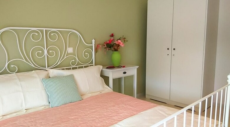 Maria's Studios & Apartments