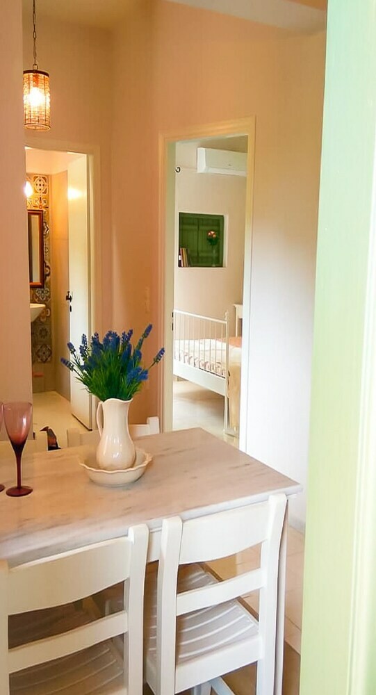 Maria's Studios & Apartments