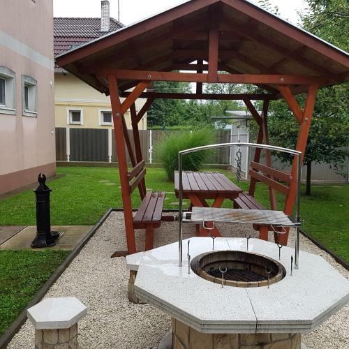 Musk�tli Apartmanh�z 4.