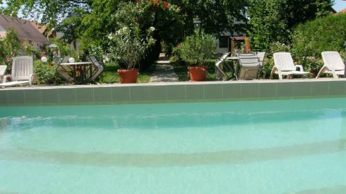 Hostal Marika Vend�gh�z