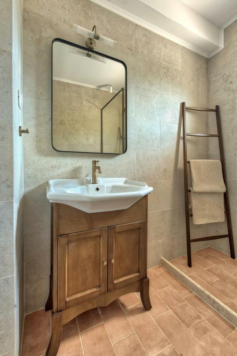 Erietta Luxury Apartments