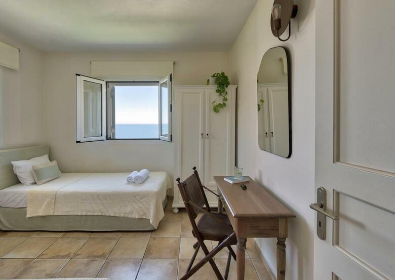 Erietta Luxury Apartments