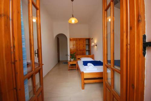 Hostal Flisvos Rooms
