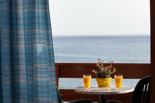 Hostal Flisvos Rooms