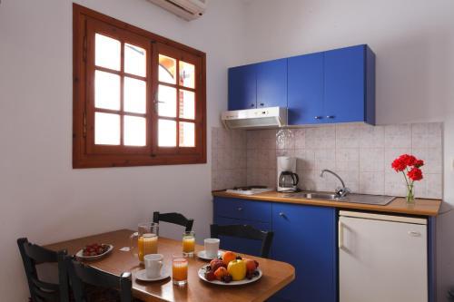 Hostal Flisvos Rooms