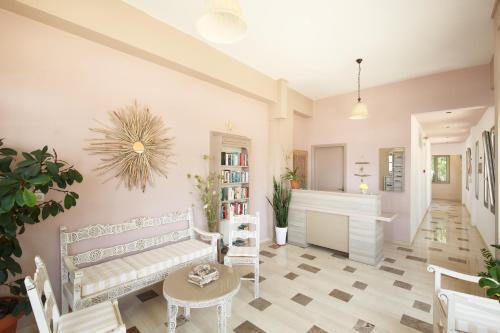 Hostal Flisvos Rooms