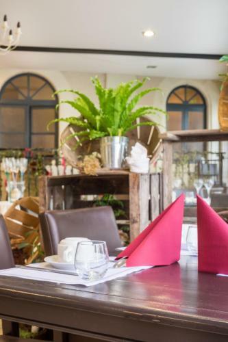 Relais Du Silence Domaine Des Thomeaux Hotel Restaurant & Spa