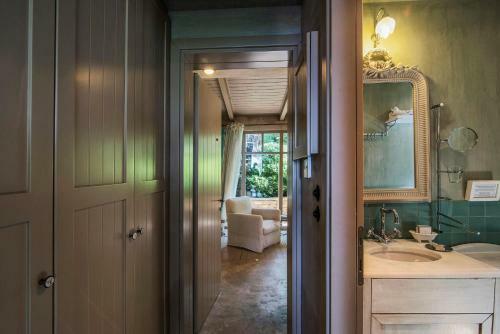 Hotel Six Keys