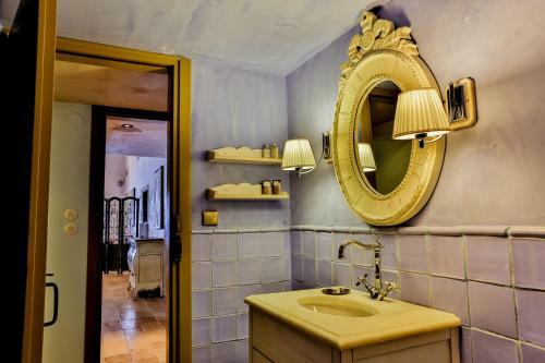 Hotel Six Keys