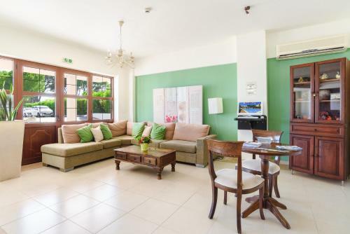 Aparthotel Pefkos Village Resort