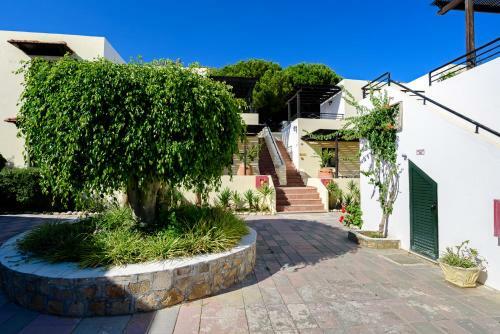 Aparthotel Pefkos Village Resort