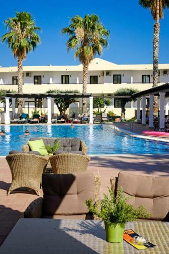 Aparthotel Pefkos Village Resort