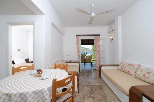Kalamionas Studios & Apartments
