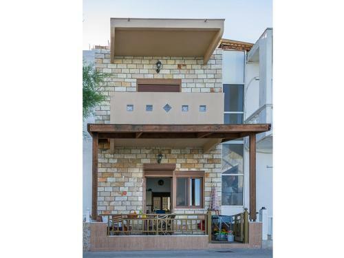 Haraki House