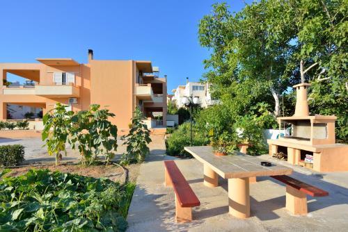 Apartamento Sofoklis Apts