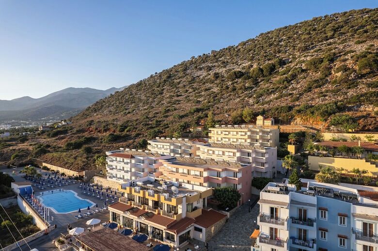 Aparthotel Koni Village Hotel