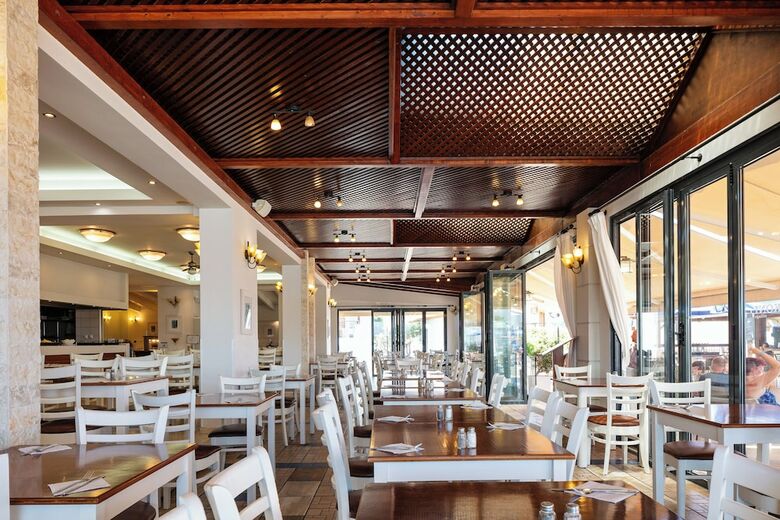 Aparthotel Koni Village Hotel