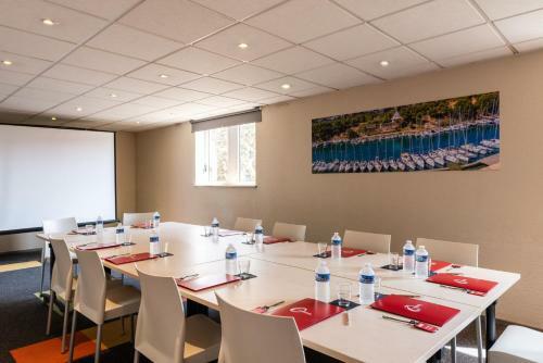 Hotel H�tel Balladins Marseille A�roport