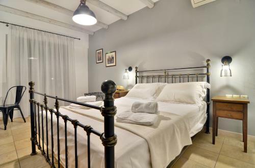Niriides Luxury Apartments