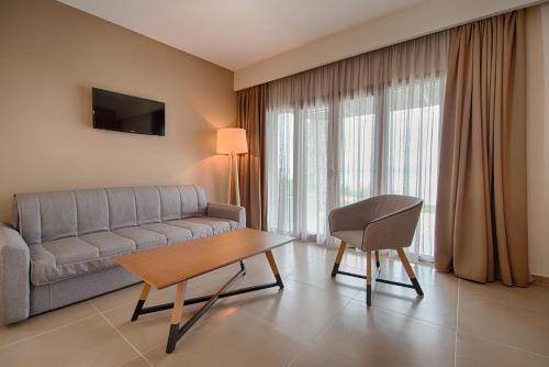 Hotel Elimnion Resort