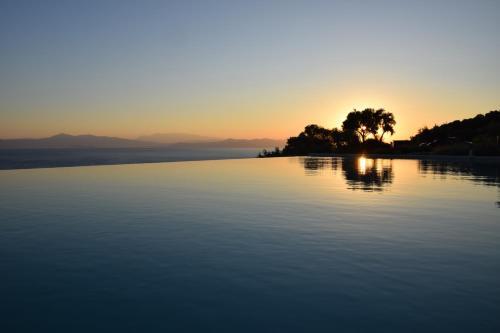 Hotel Elimnion Resort