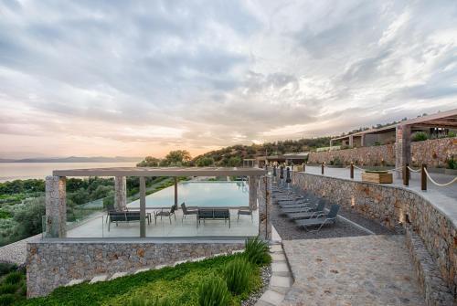 Hotel Elimnion Resort