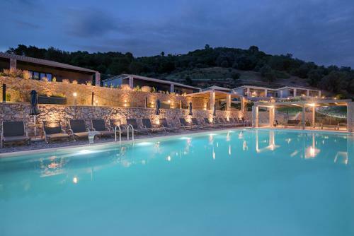Hotel Elimnion Resort