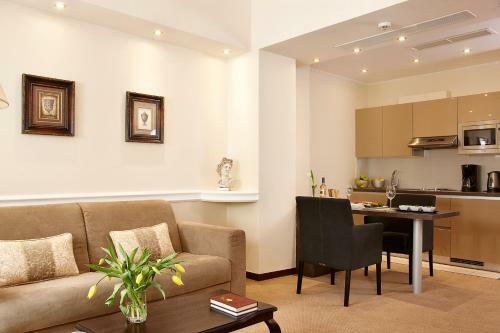 Ava Hotel And Suites