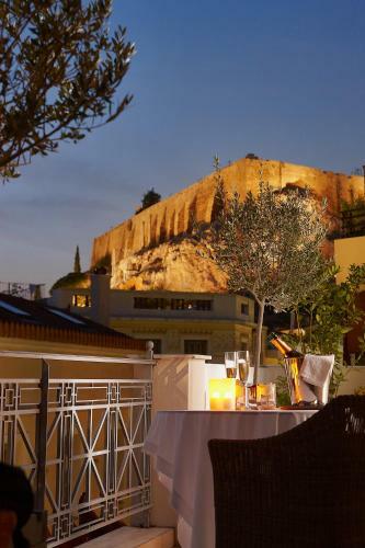 Ava Hotel And Suites